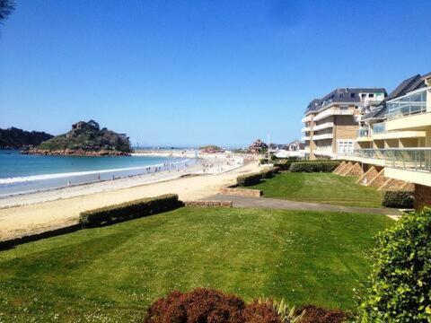 Les Pieds Dans L Eau Acces A La Plage Depuis La Residence Trebeurden Exterior photo